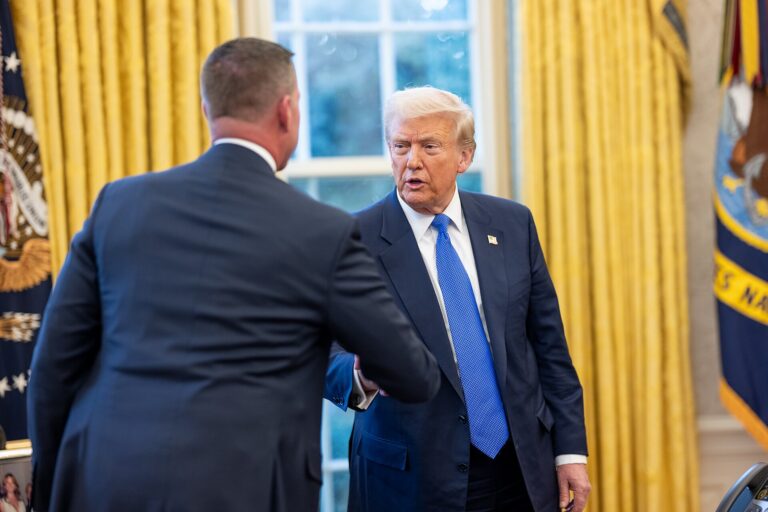 ARMED Secret Service AGENTS CLASH WITH CHINESE SECURITY During Trump Visit