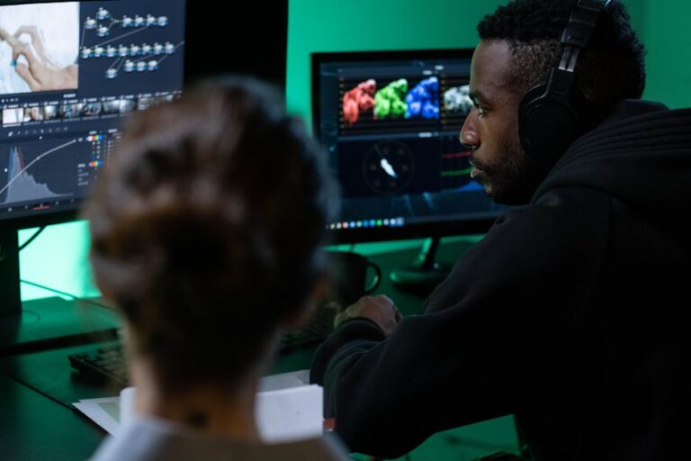 Short guide: AI in creative industries