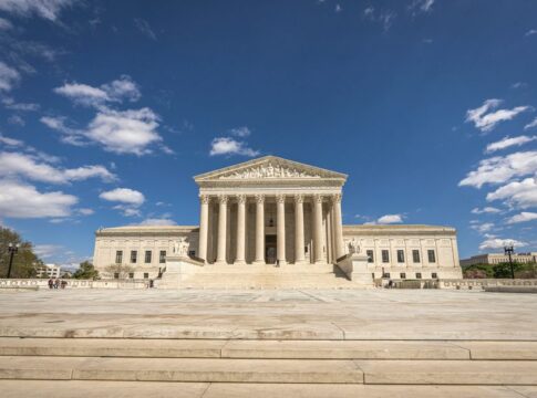 Trump officials ask Supreme Court to let ballroom construction continue — National coverage by Daily American Press. Photo...