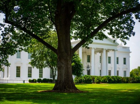 Trumps White House North Portico project nears completion with shroud and scaffolding taken down - ABC News — Politics cov...