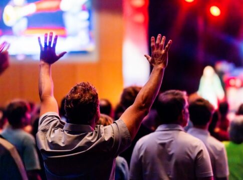 The People Who Shun Super-Popular Pop Culture — Entertainment coverage by Daily American Press. Photo: Caleb Oquendo via P...