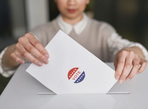 NEWSLETTER: Are Democrats too confident about US midterms? — Politics coverage by Daily American Press. Photo: Edmond Dant...
