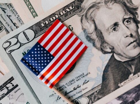 Tracker: The Federal Reserve’s Balance Sheet Assets — Economy coverage by Daily American Press. Photo: https://kaboompics....