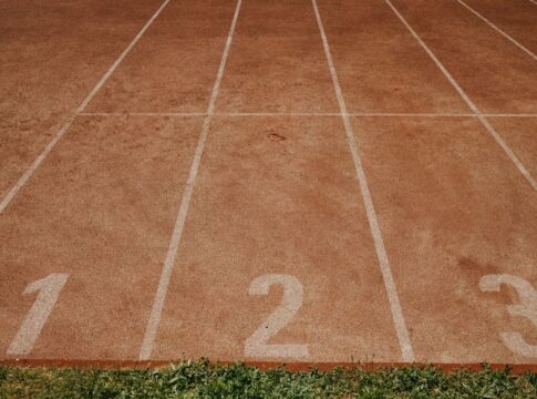 Tracking Competitive Races in the House and Senate — Politics coverage by Daily American Press. Photo: KoolShooters via Pe...