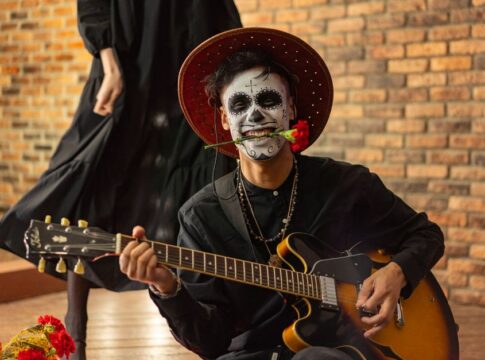 15 pop culture-inspired Halloween costume ideas — Entertainment coverage by Daily American Press. Photo: Mikhail Nilov via...
