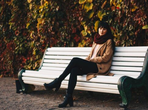The Eternal Autumn of ‘Gilmore Girls’ — Entertainment coverage by Daily American Press. Photo: Kristina Paukshtite via Pexels