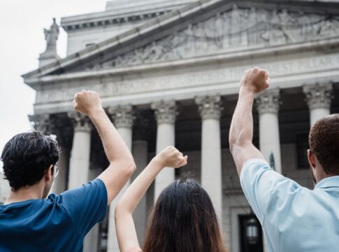 Featured image related to 'Drug-dealing' network shielded by blue states targeted in SCOTUS challenge